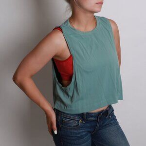 A by Avocado Artic color Moisture Wicking Muscle Crop Tank Top Medium Sz